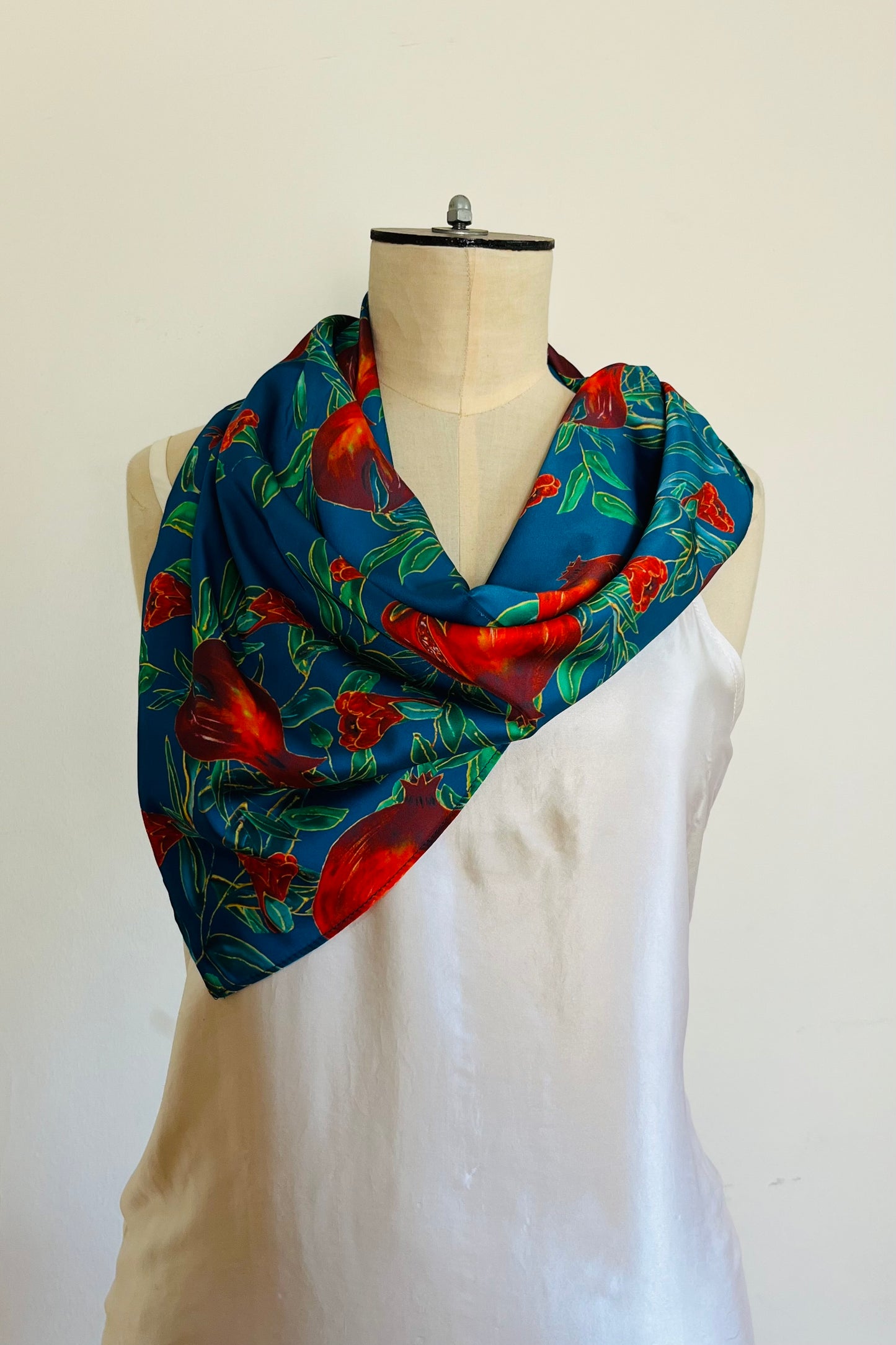 Grenade scarf in Teal