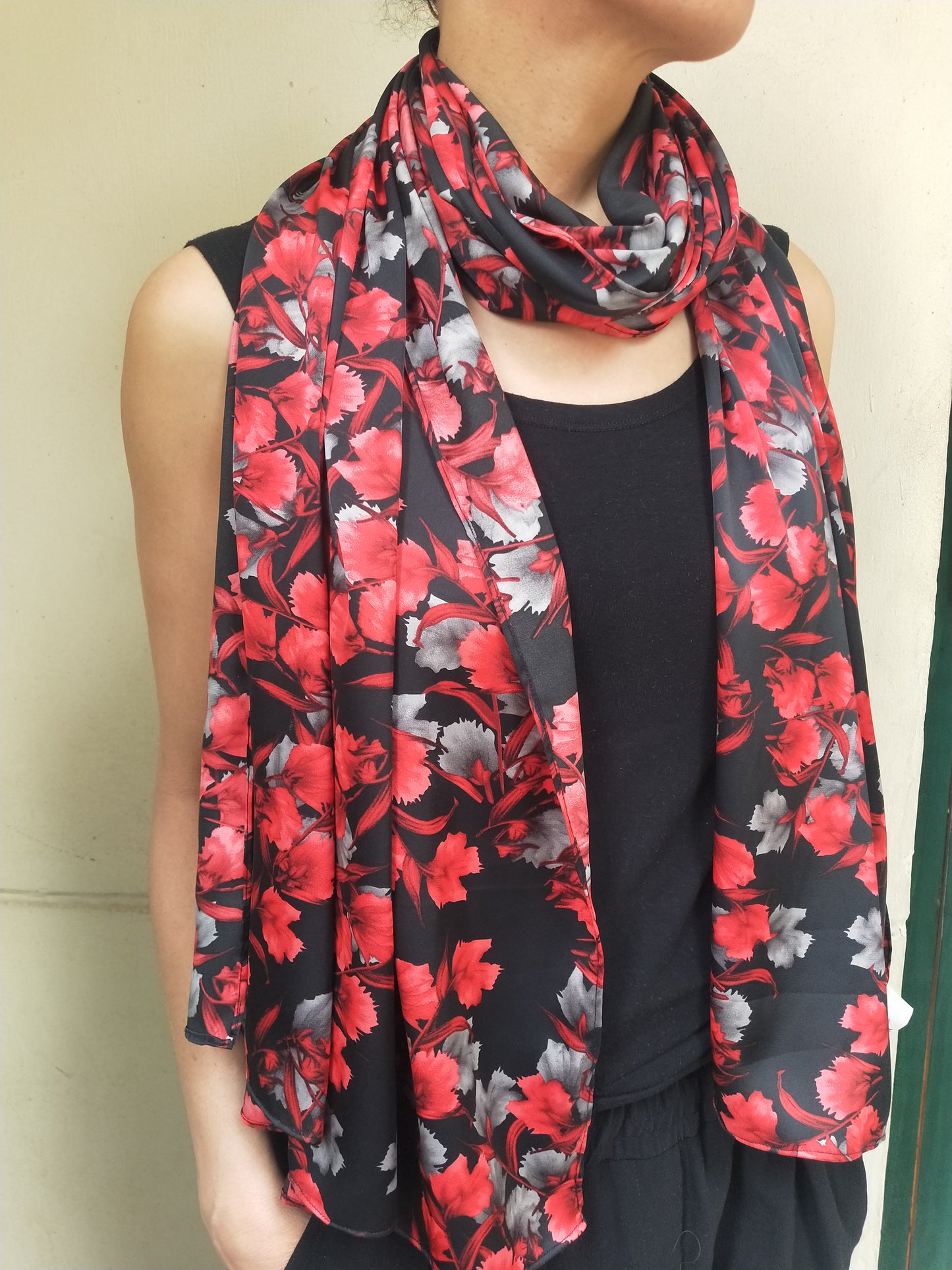 Red flower satin scarf