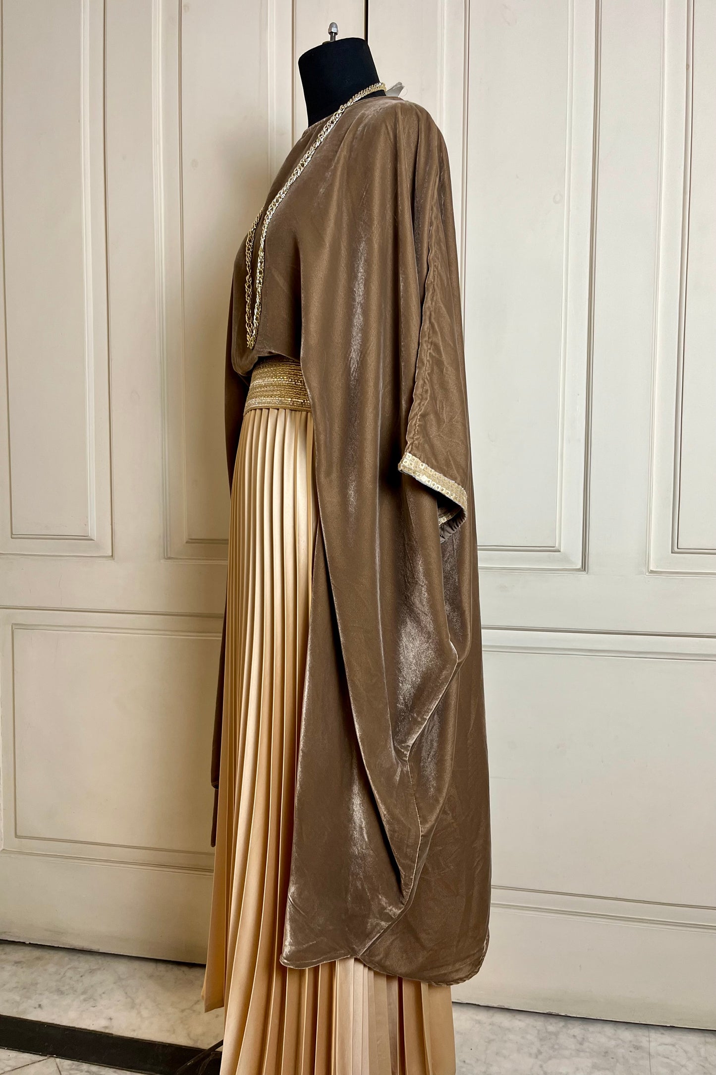 The Arabian Blouse in Mocha