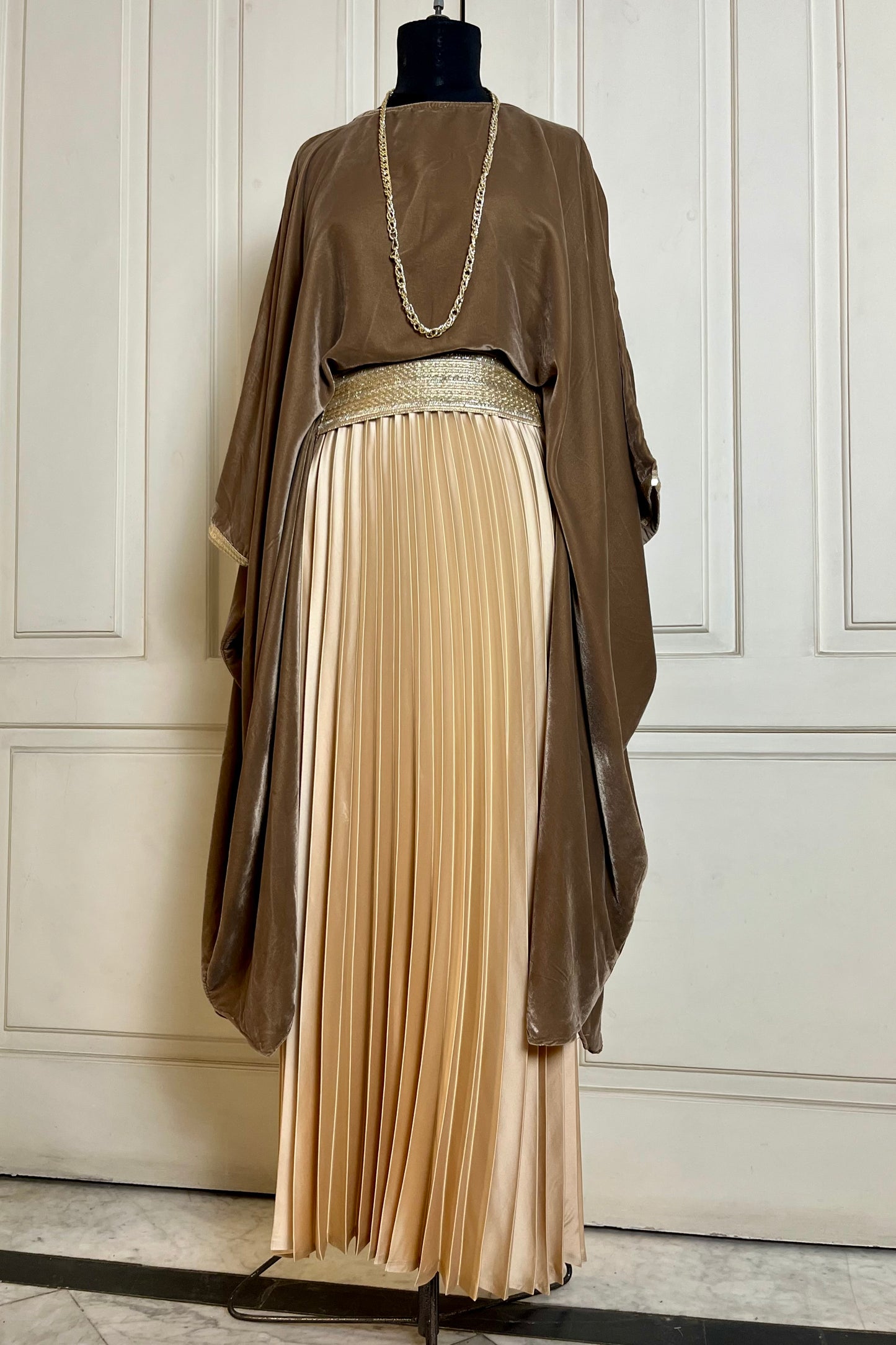 The Arabian Blouse in Mocha